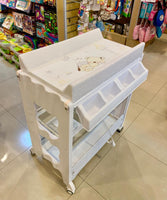 Bathtub & Changer w/Shelves FTS32342