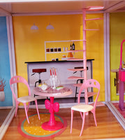 Toy Doll House w/2 Dolls